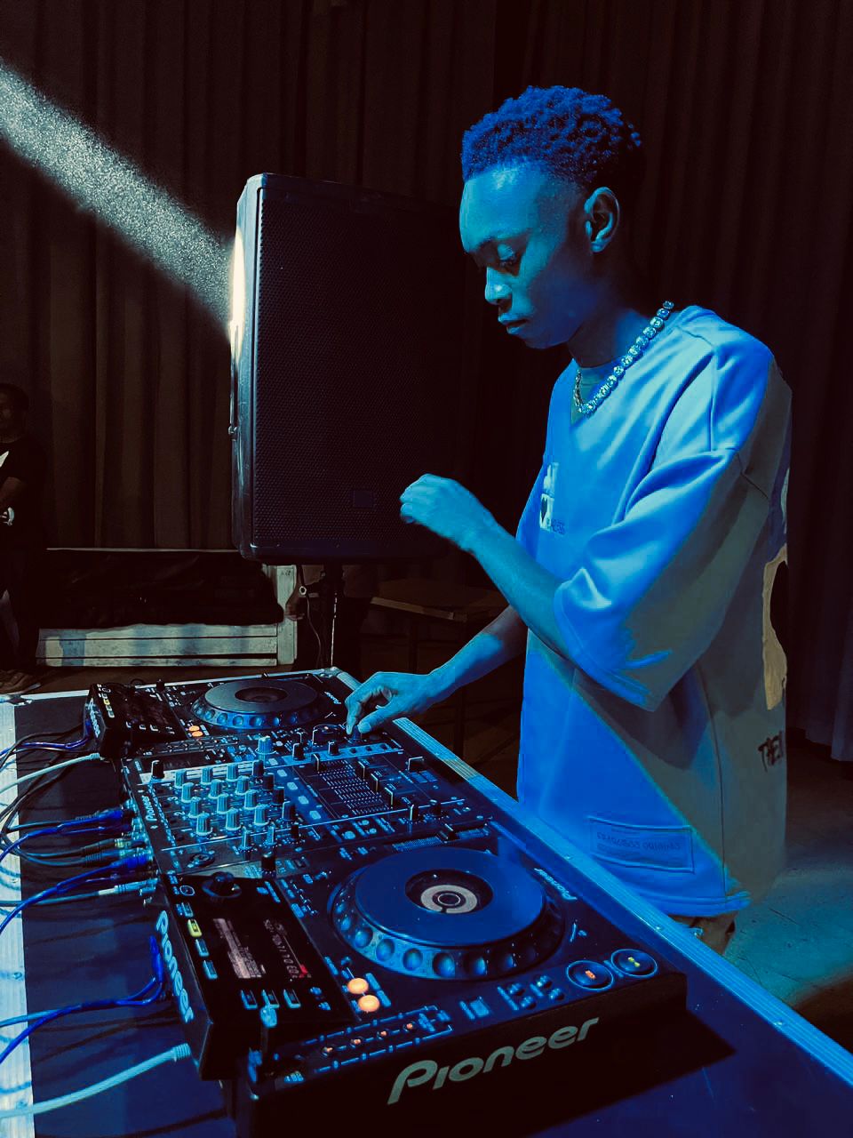 Slimkay behind the decks
